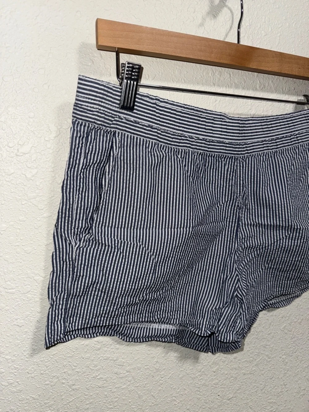J.Crew Womens Seersucker Pull On Shorts Blue White Striped Cotton Size S‎